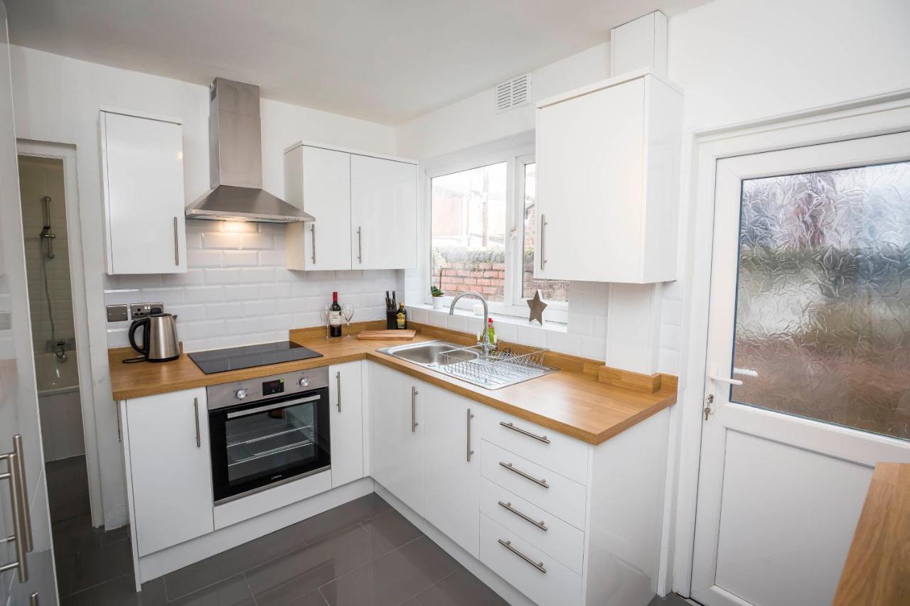 Spacious, Modern 4 Bed House Close To City Centre Chester Eksteriør billede