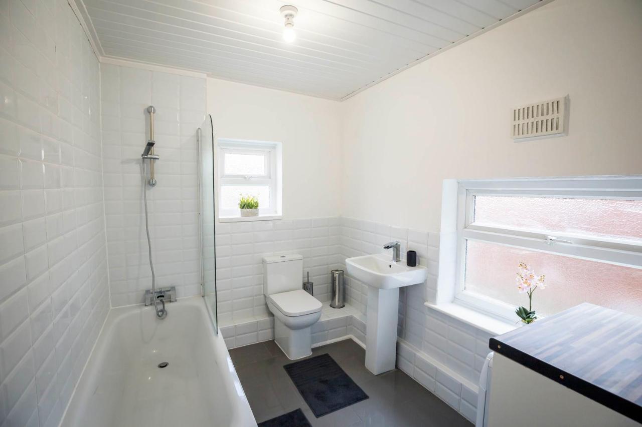 Spacious, Modern 4 Bed House Close To City Centre Chester Eksteriør billede
